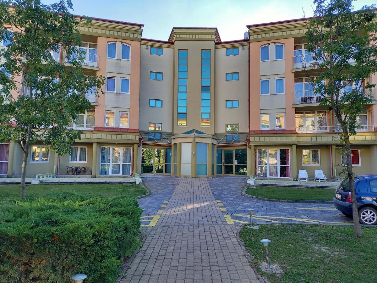 Karos Gold 813 Wellness Apartman 잘라카로쉬 외부 사진
