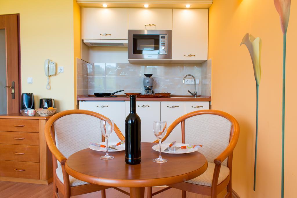 Karos Gold 813 Wellness Apartman 잘라카로쉬 외부 사진
